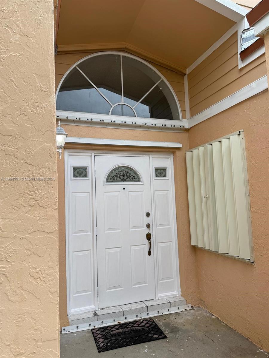 ?? Beautiful 3-Bedroom Home in a Desirable Neighborhood
Welcome to this charming 3-bedroom, 2-bathroom home located in one of the most sought-after neighborhoods. This property offers the perfect balance of comfort, convenience, and community.
? Key Features:
Spacious and bright open-concept living area
Well-appointed kitchen with ample cabinet space
Comfortable master suite with private bath
Two additional bedrooms ideal for family, guests, or a home office
Inviting backyard, perfect for relaxing or entertaining
?? The home is situated in a quiet, family-friendly neighborhood with tree-lined streets and a welcoming atmosphere.
?? Conveniently located near shopping, dining, and major highways, this property offers everything you need just minutes away.