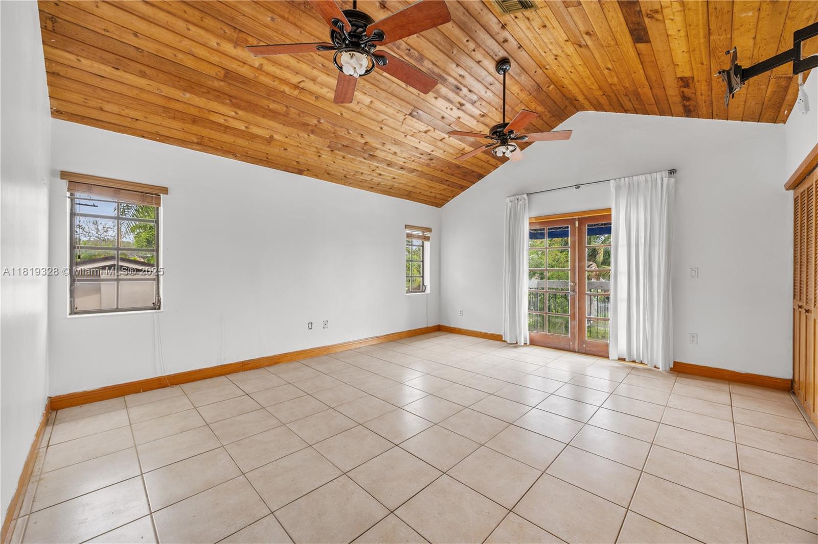 LAKE CATALINA - Residential