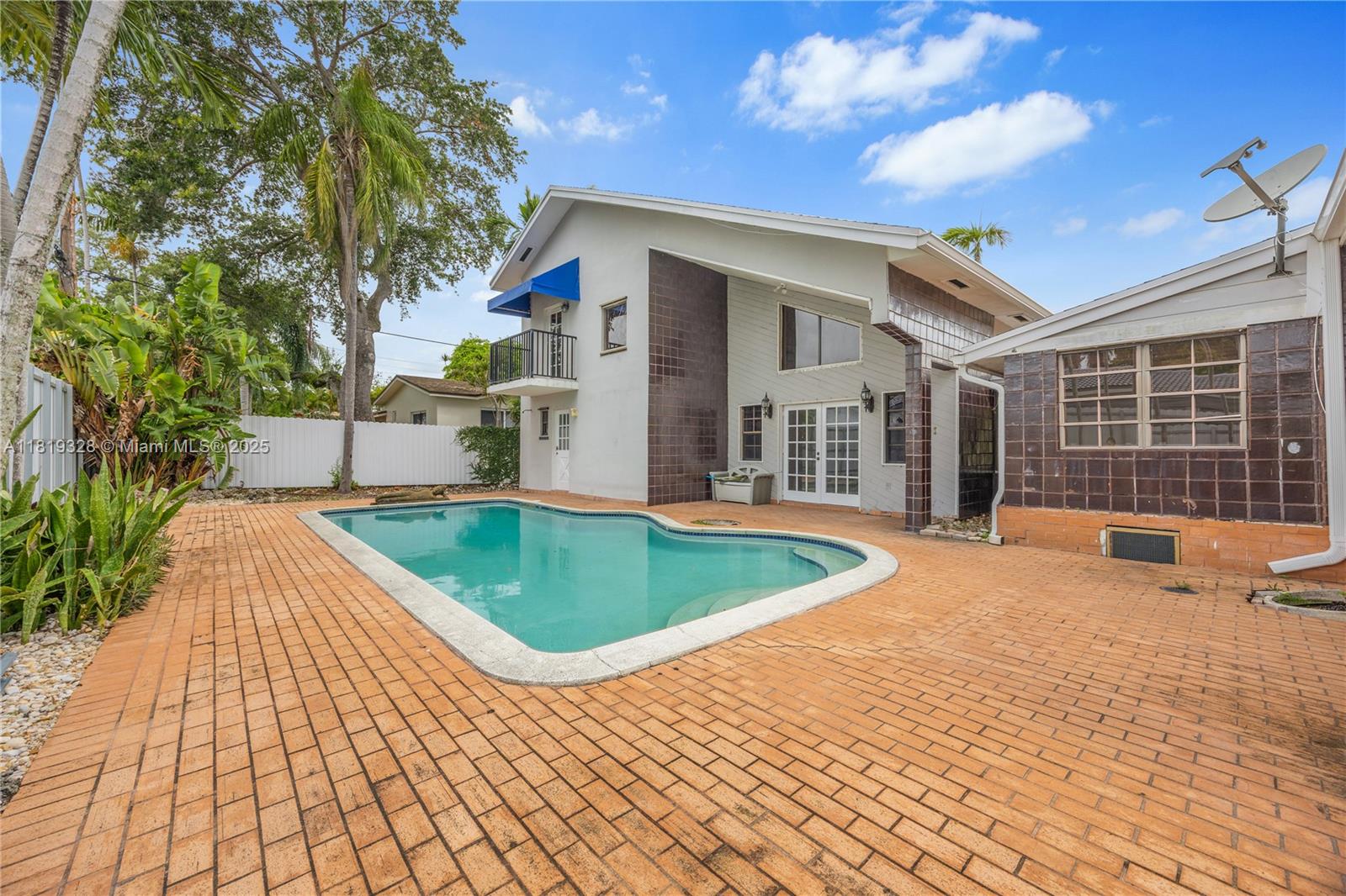LAKE CATALINA - Residential