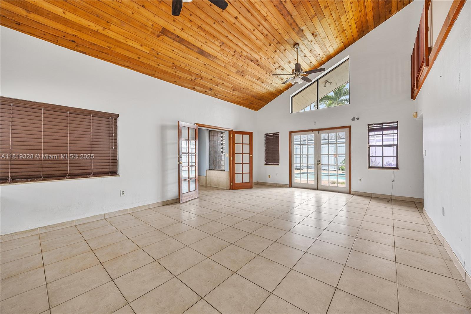 LAKE CATALINA - Residential