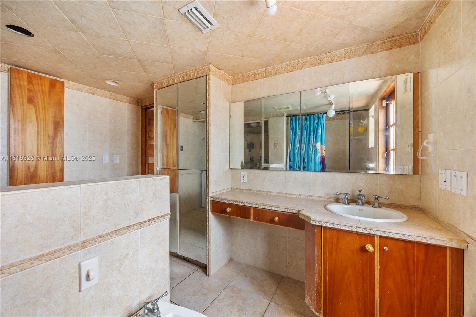 LAKE CATALINA - Residential