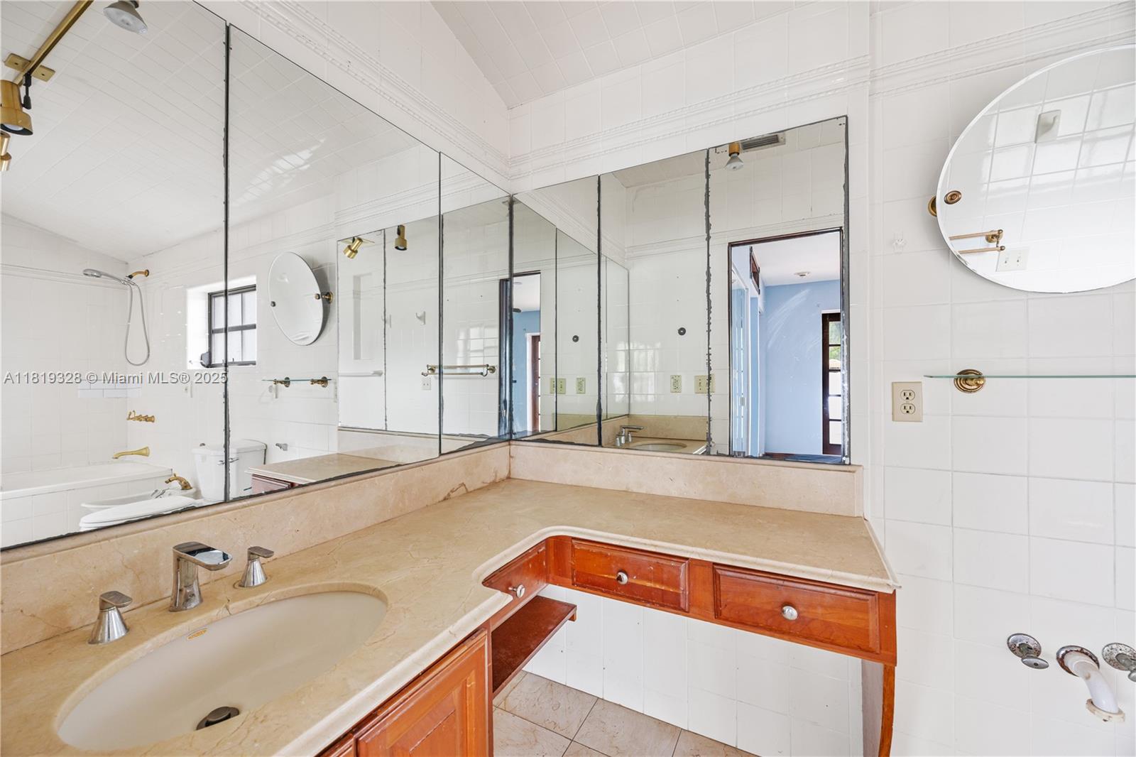 LAKE CATALINA - Residential