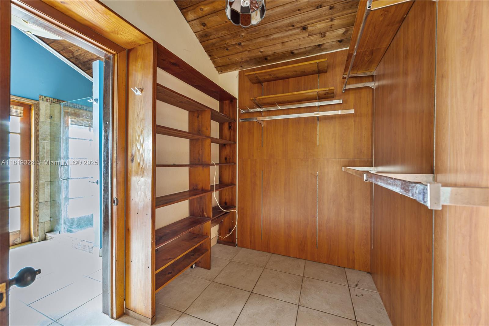 LAKE CATALINA - Residential