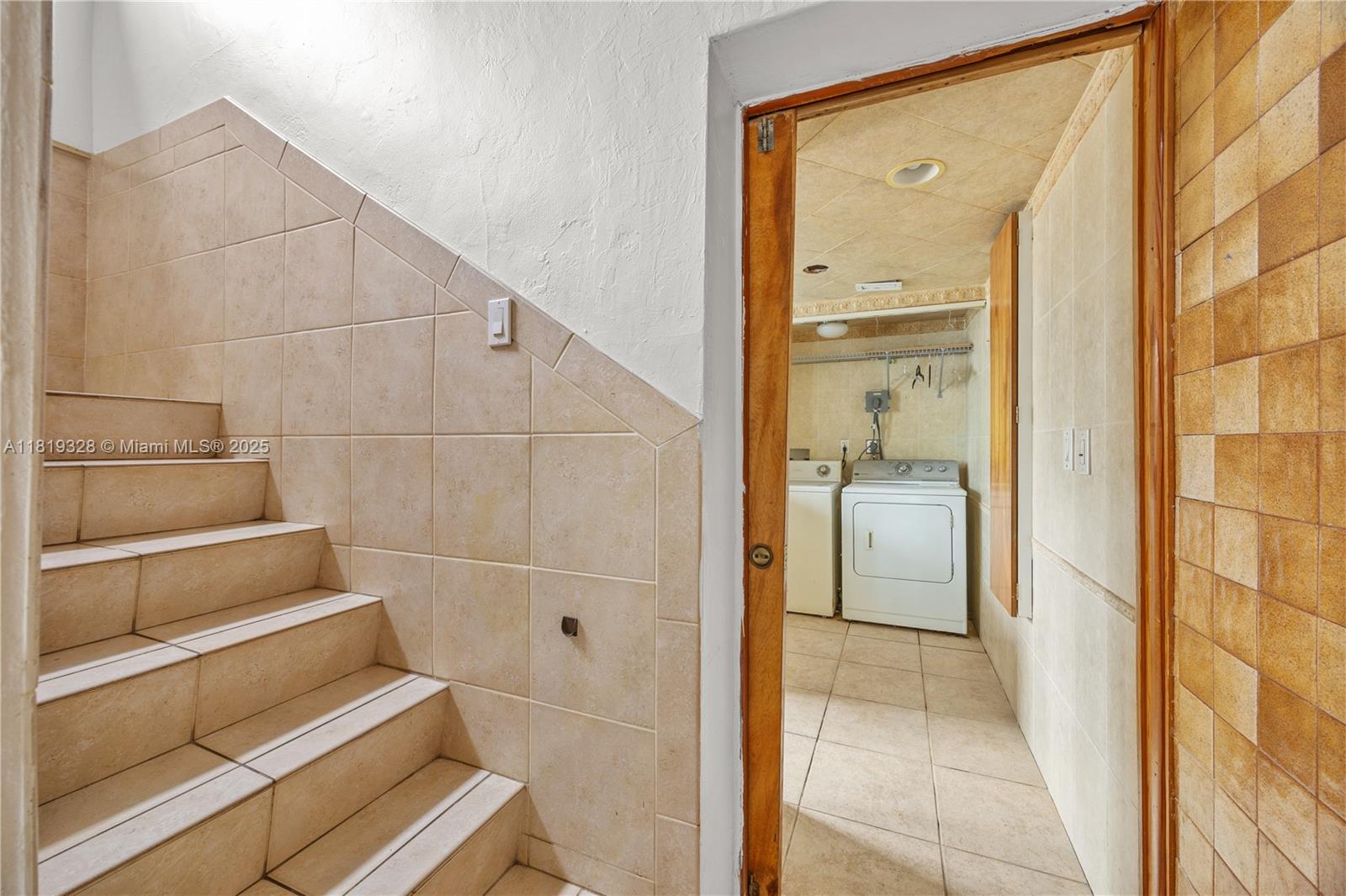 LAKE CATALINA - Residential