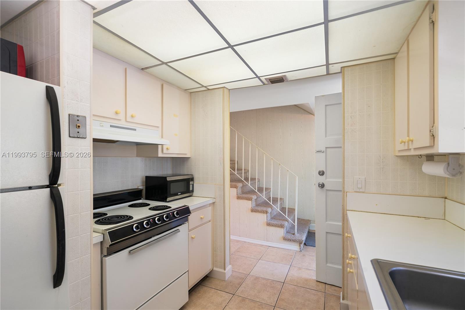 HOLIDAY BY THE SEA - Residential