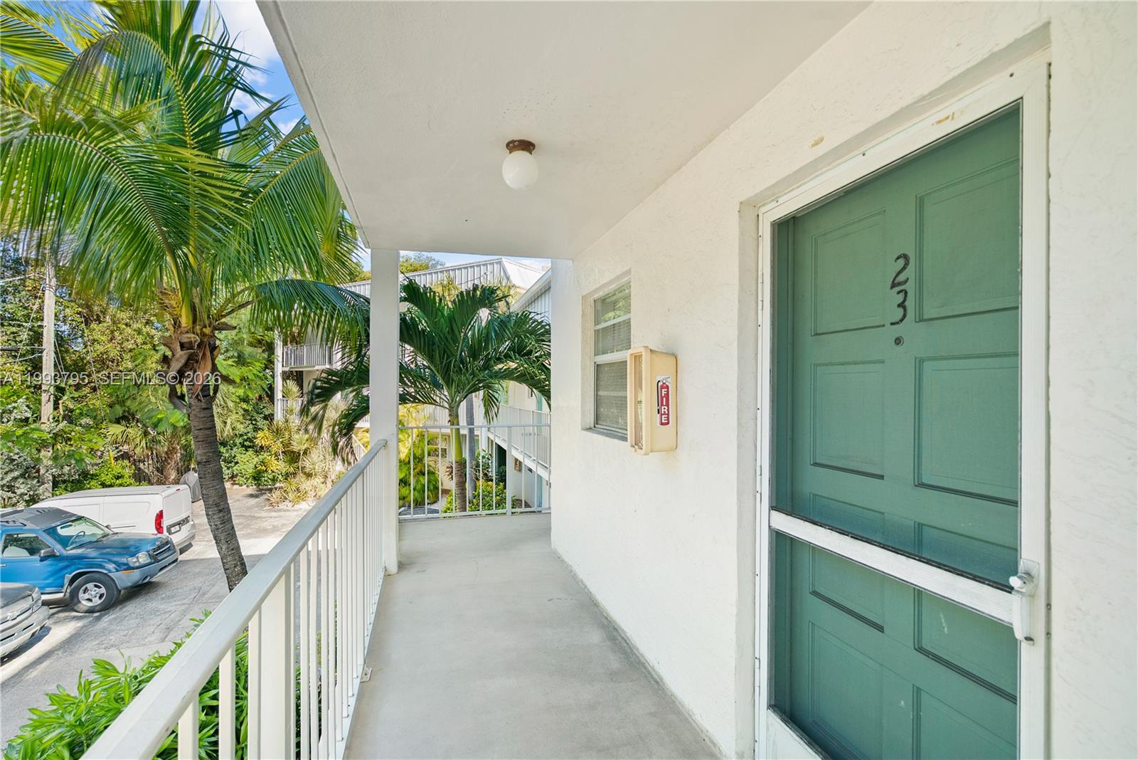 HOLIDAY BY THE SEA - Residential