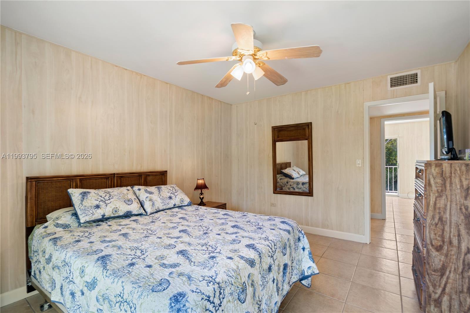 HOLIDAY BY THE SEA - Residential