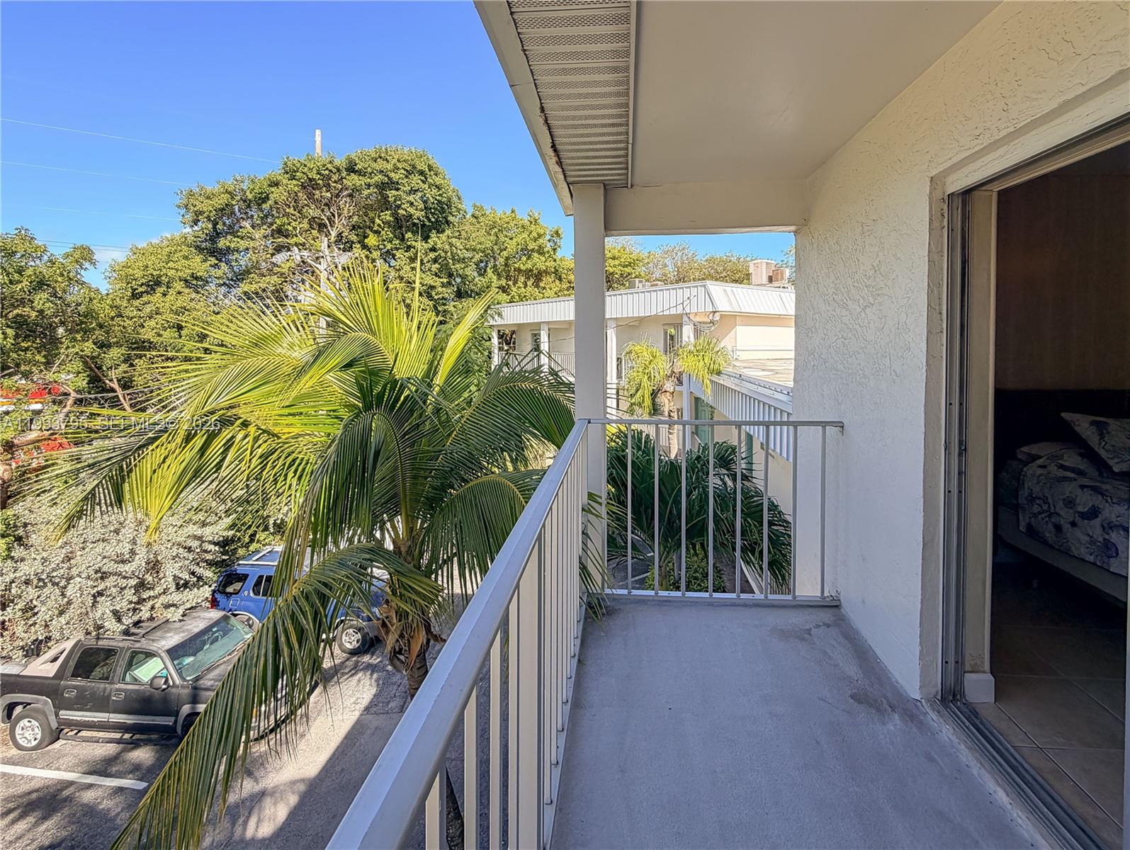 HOLIDAY BY THE SEA - Residential