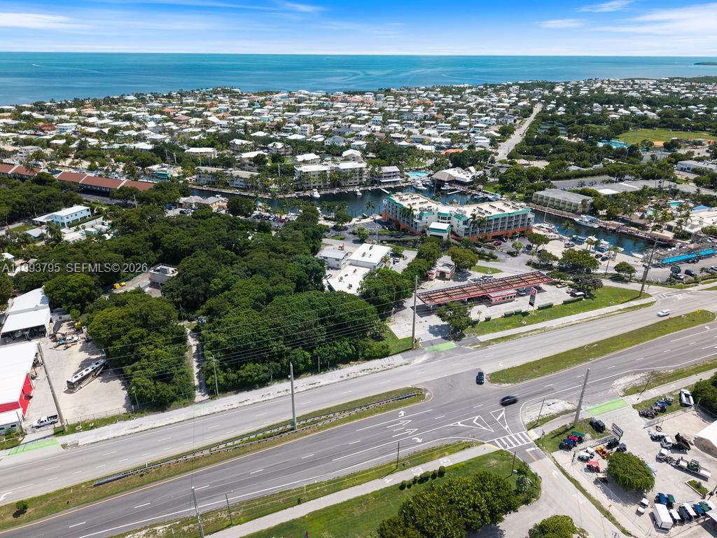 HOLIDAY BY THE SEA - Residential