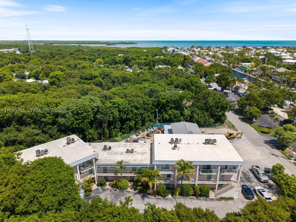 HOLIDAY BY THE SEA - Residential