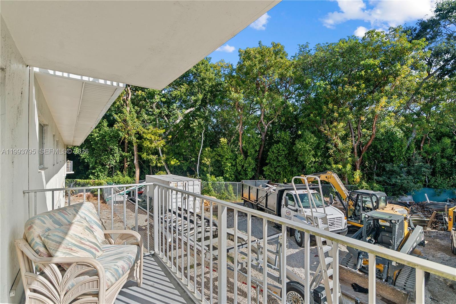 HOLIDAY BY THE SEA - Residential