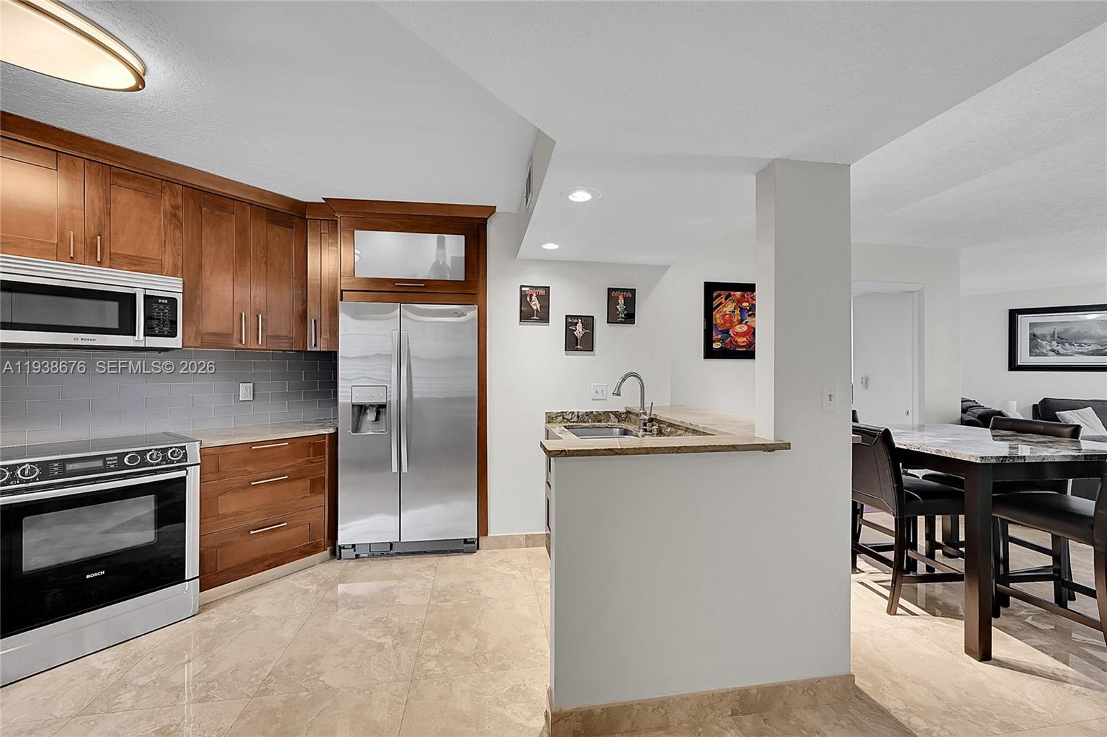 PLANTATION RACQUET CLUB - Residential