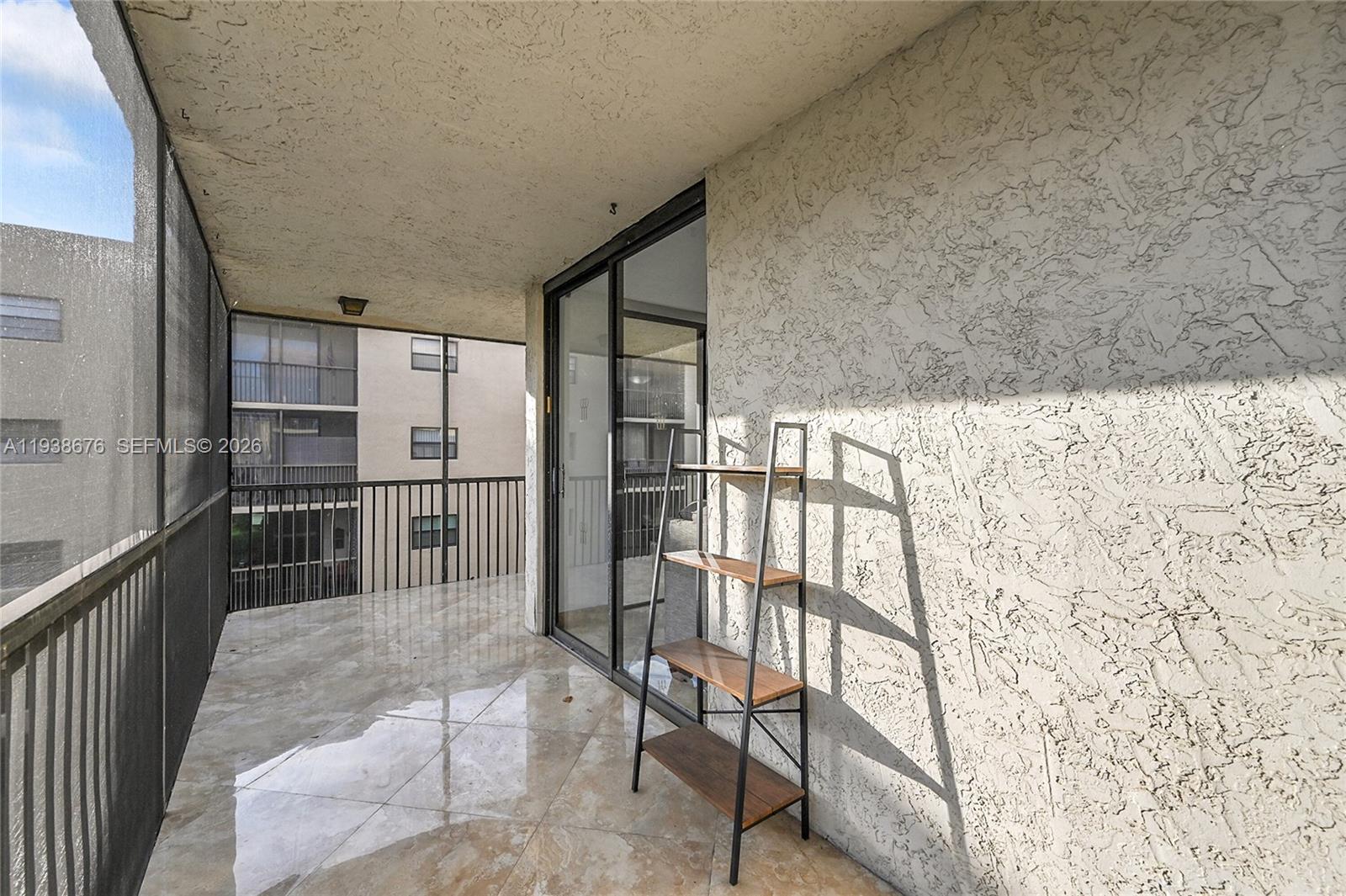 PLANTATION RACQUET CLUB - Residential