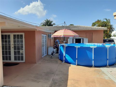 Single Family Residence in Miami FL 4074 4th St St 11.jpg