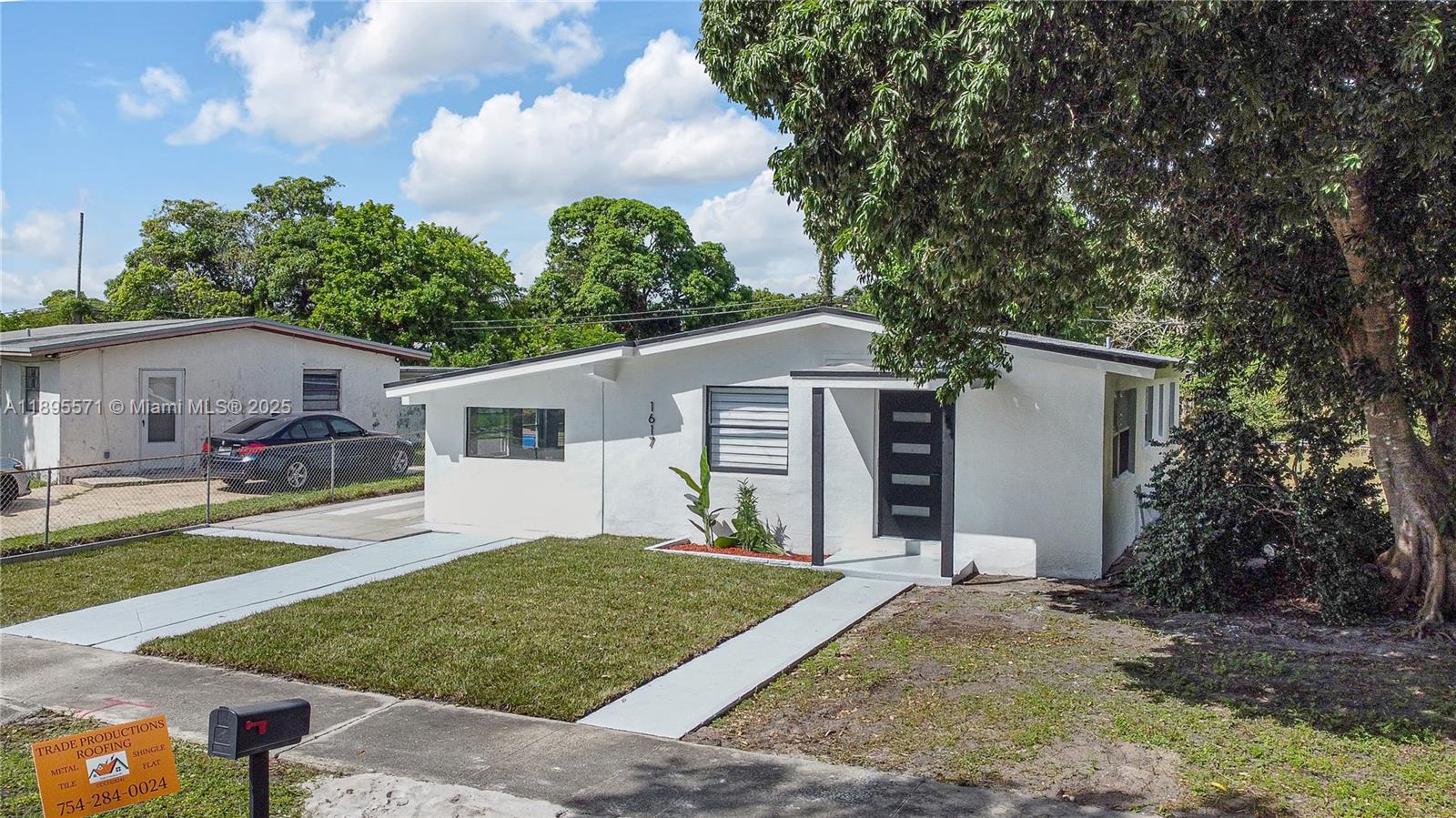 LAUDERDALE MANORS AMD PLA - Residential