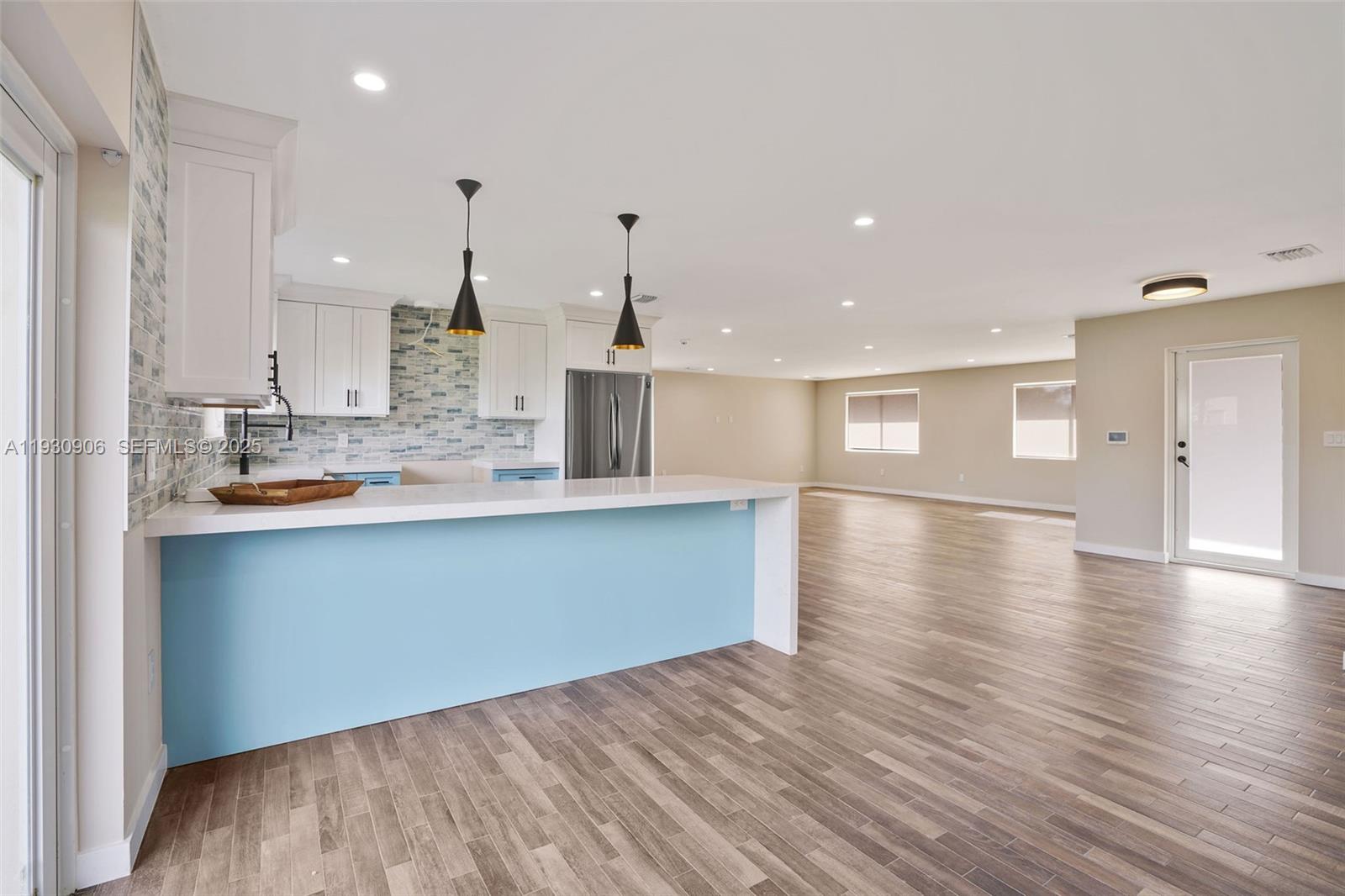 CHATEAU MANOR - Residential