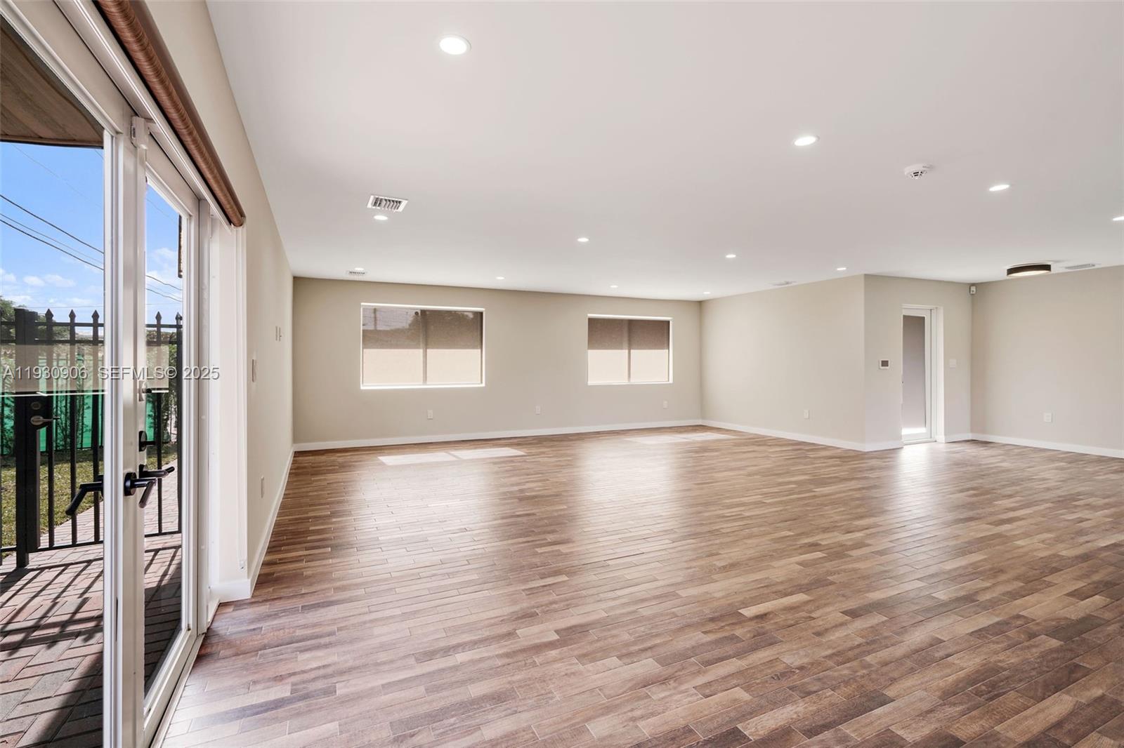 CHATEAU MANOR - Residential