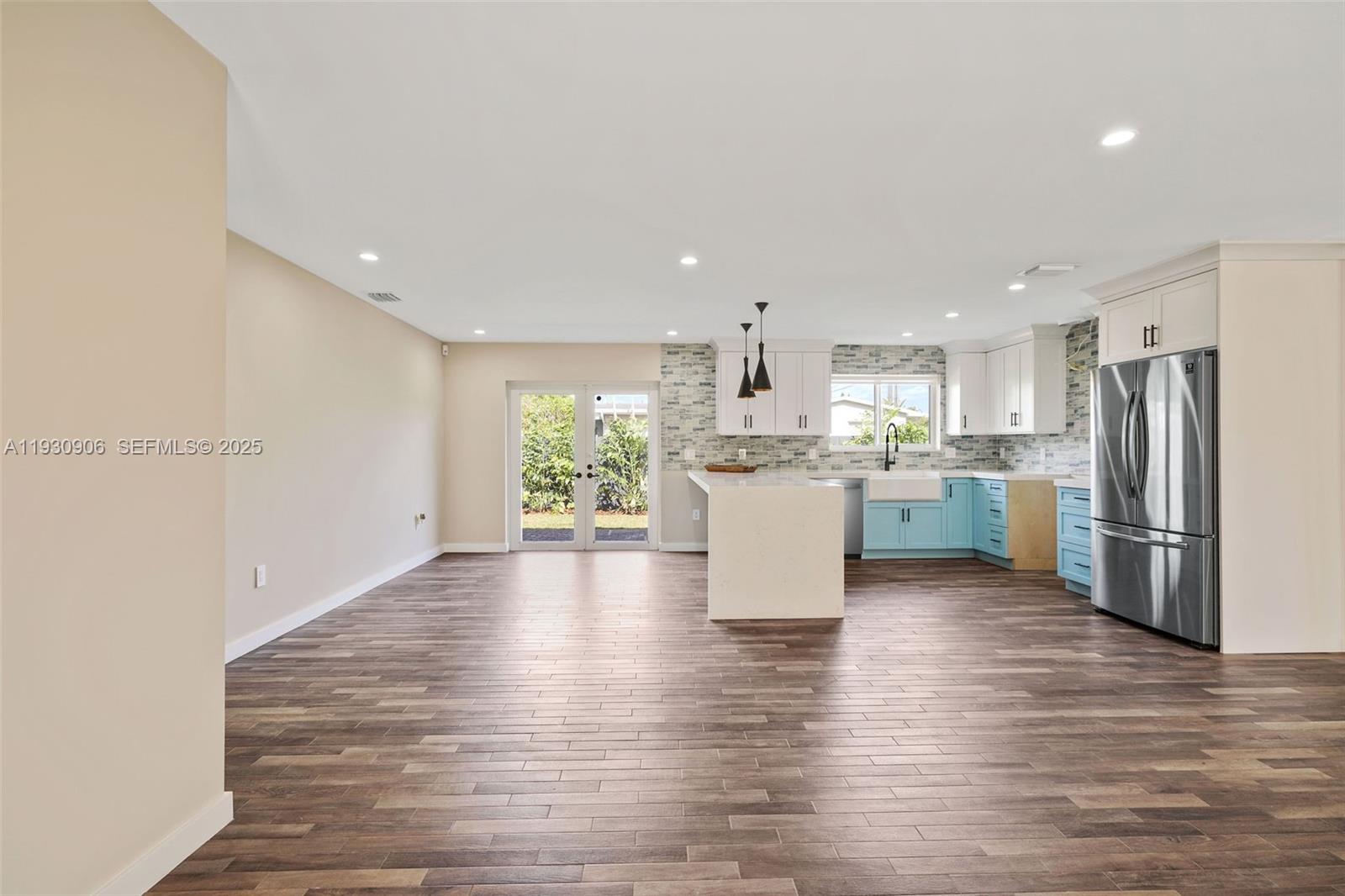 CHATEAU MANOR - Residential