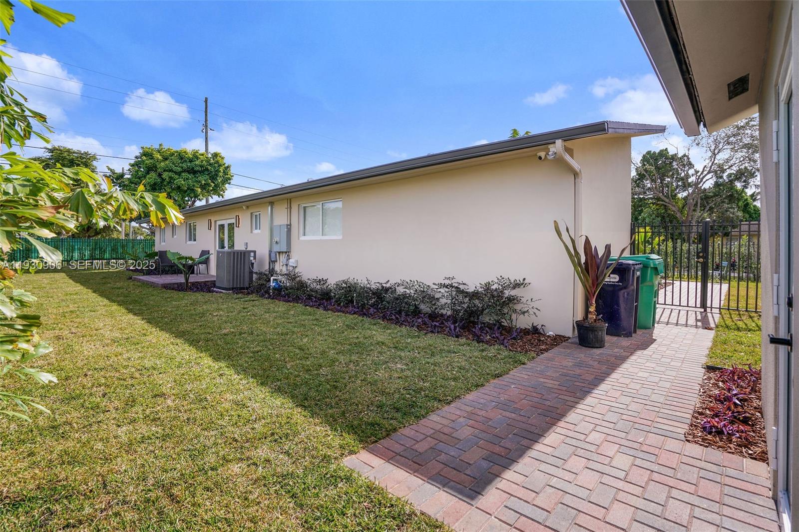 CHATEAU MANOR - Residential