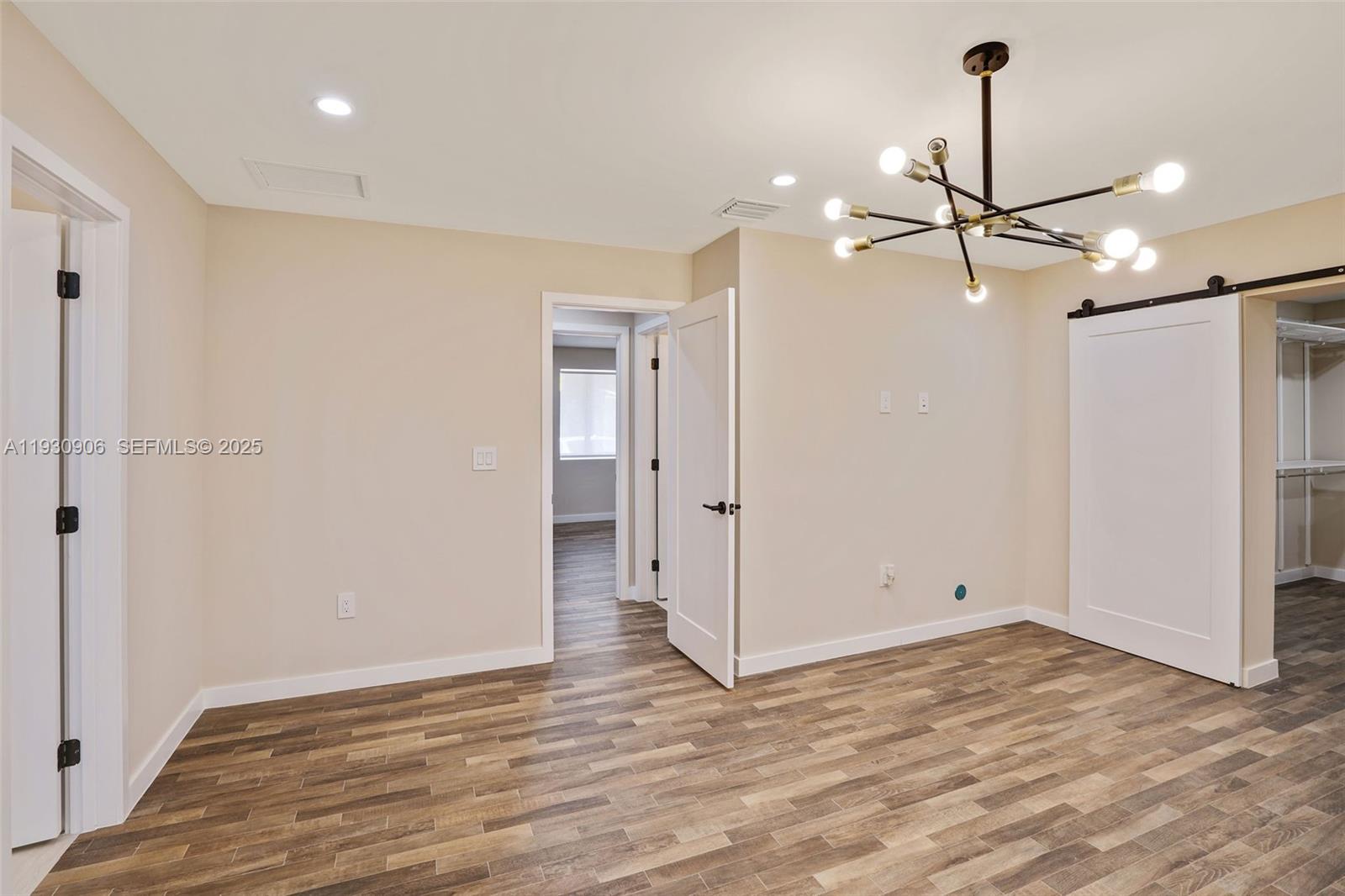 CHATEAU MANOR - Residential