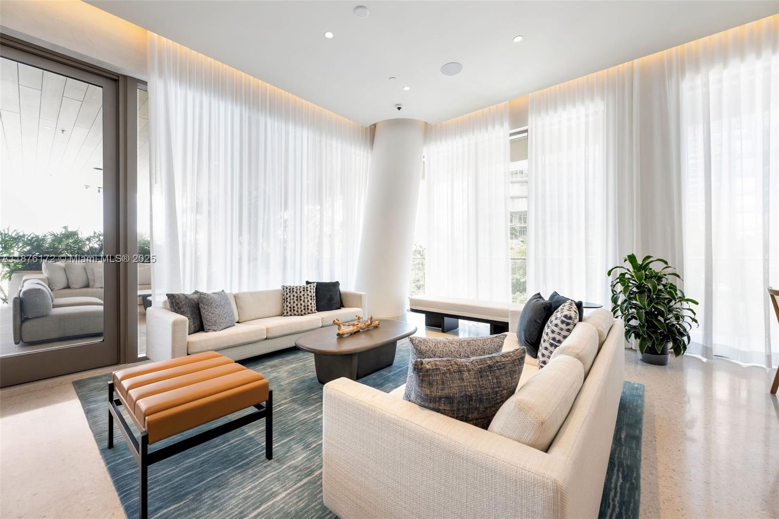 MR. C'S RESIDENCES - Residential