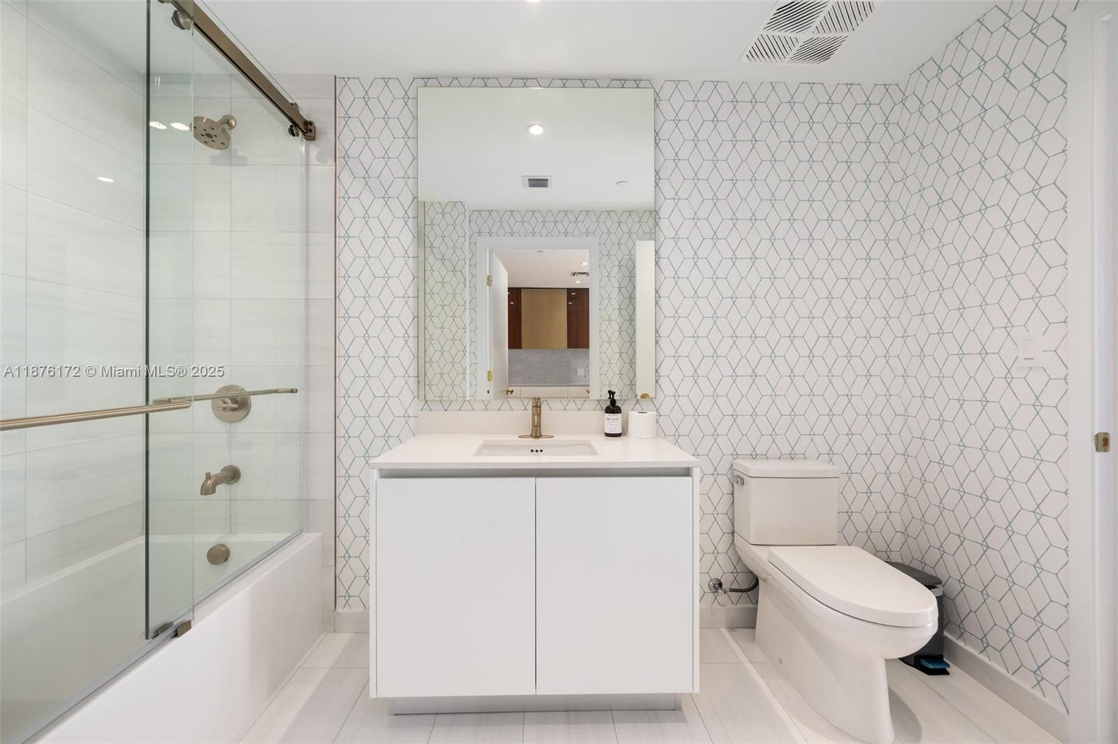 MR. C'S RESIDENCES - Residential