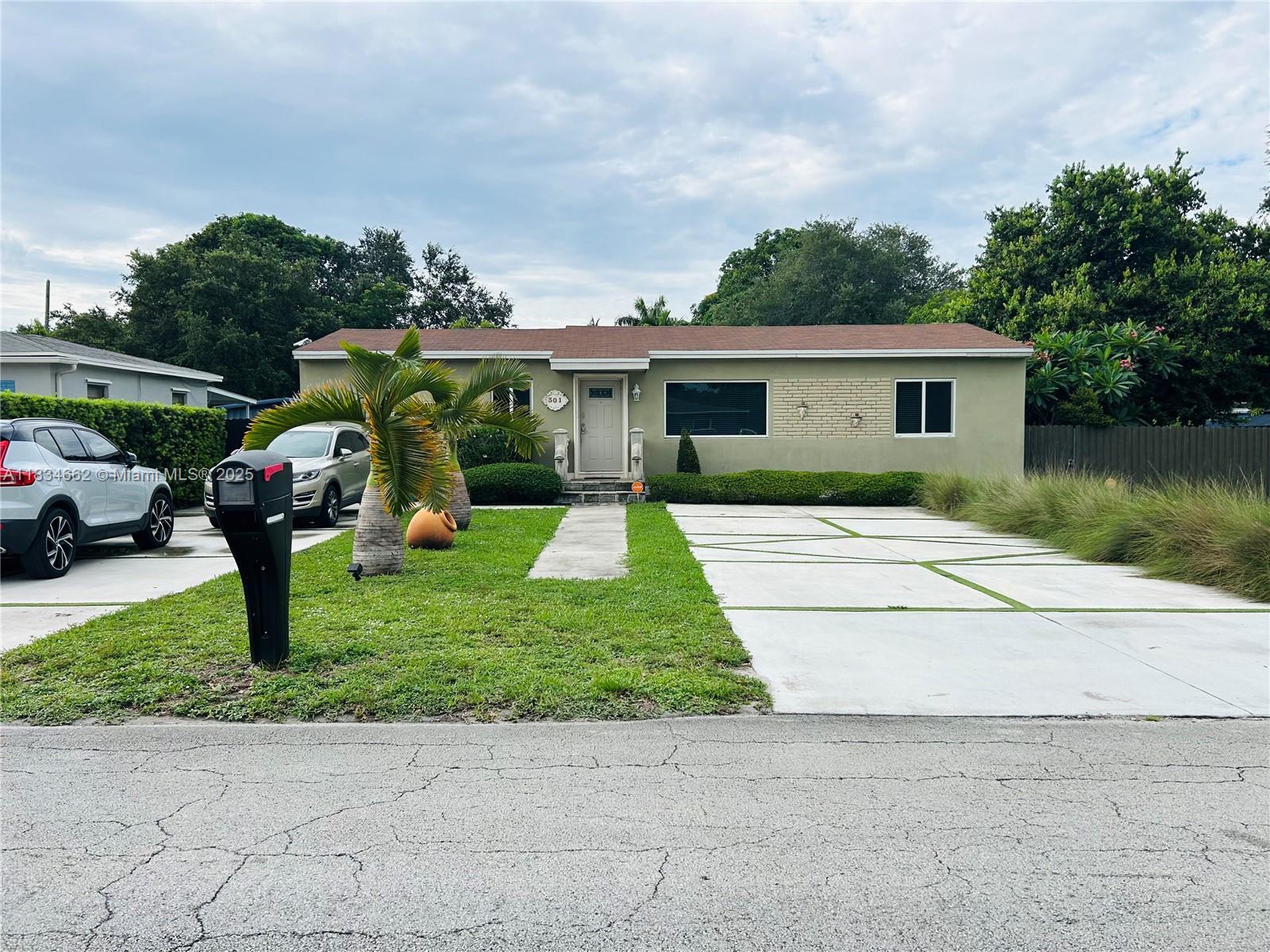 This very well kept home sits on a nice corner lot. Huge backyard Great location with easy access to all major highways.