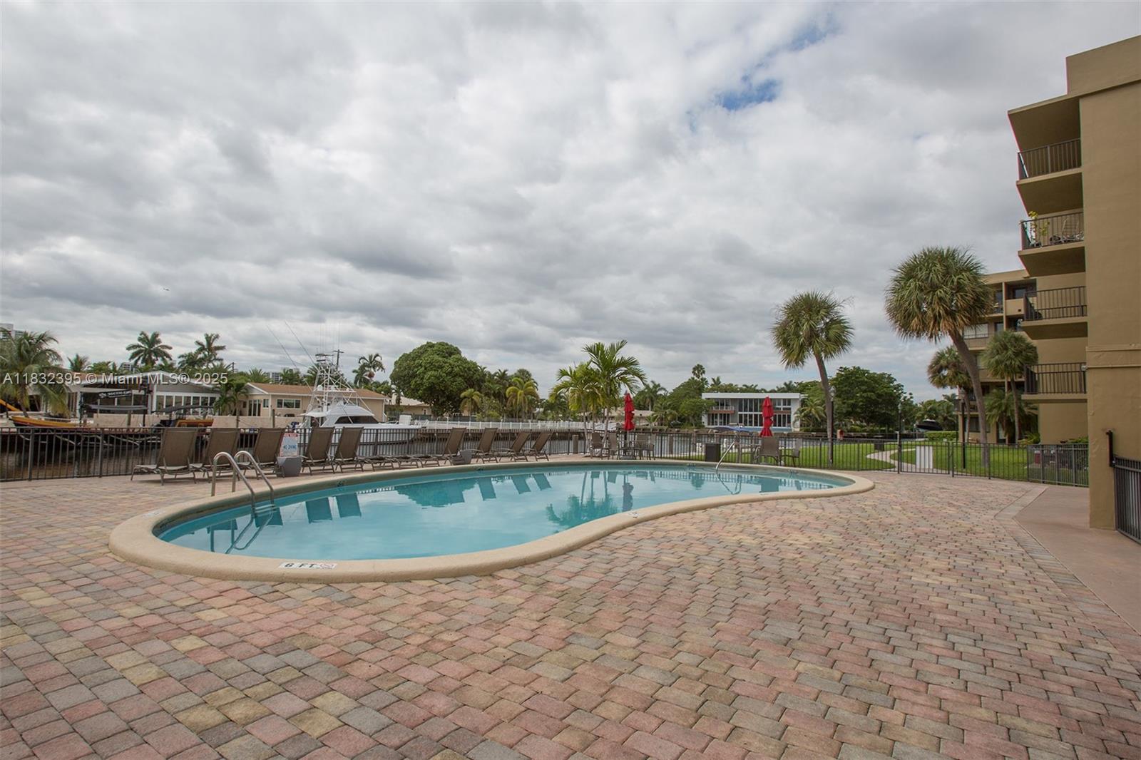 YACHT CLUB CONDO (THE) - Residential