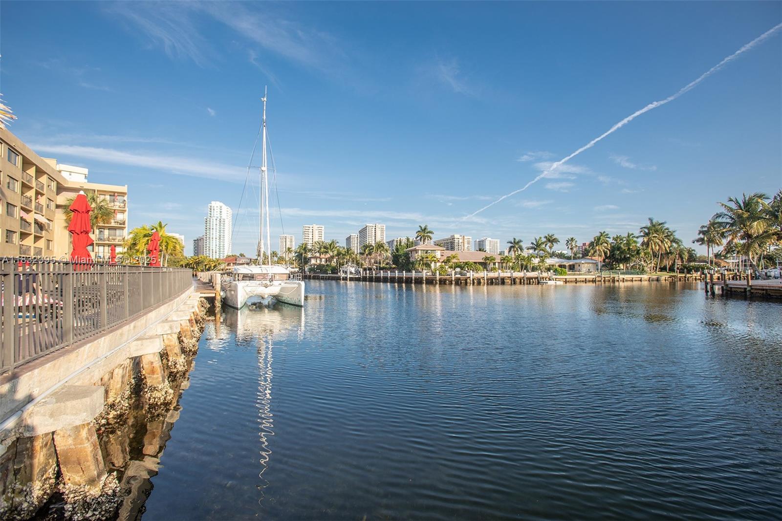 YACHT CLUB CONDO (THE) - Residential