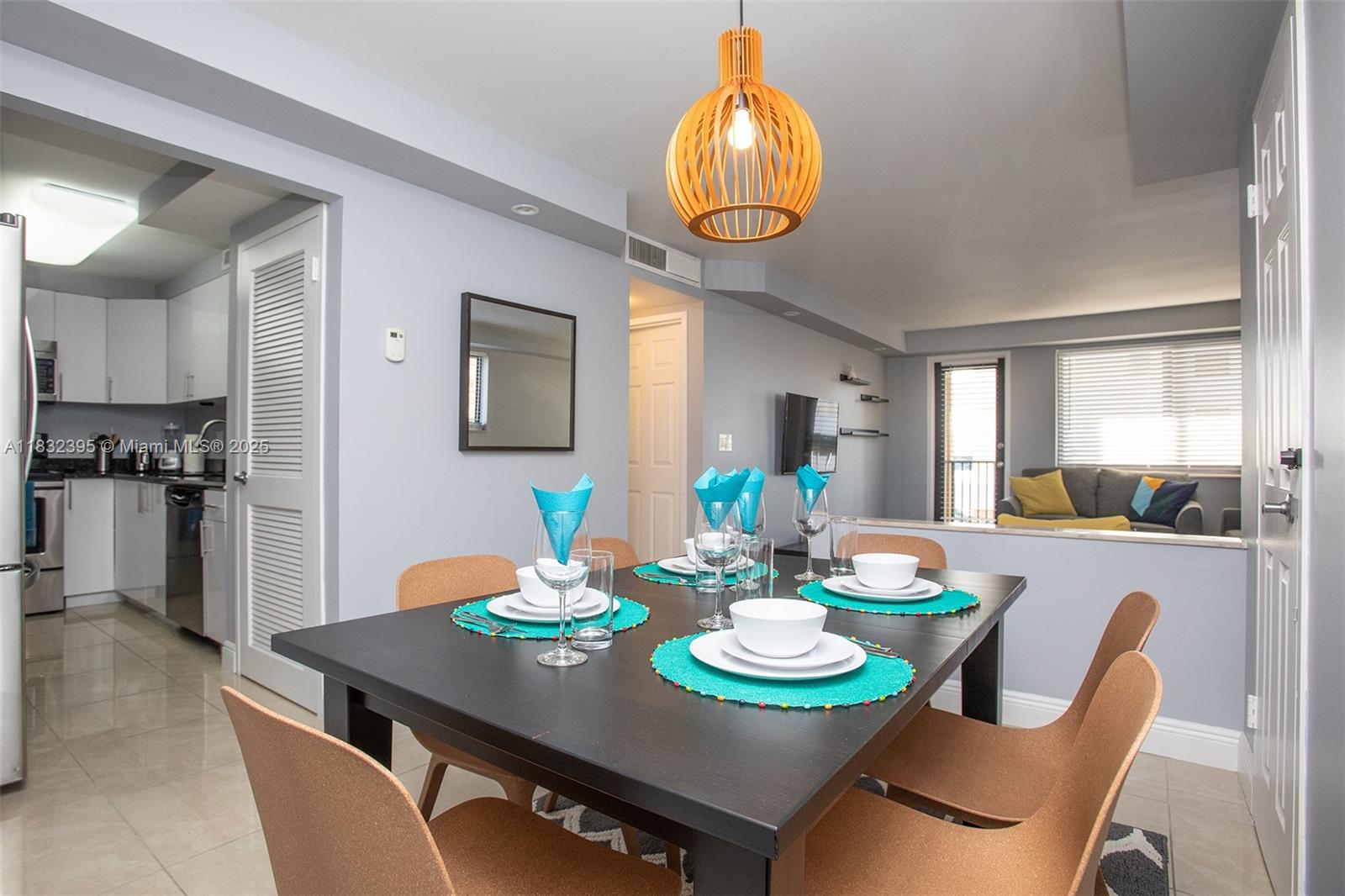 YACHT CLUB CONDO (THE) - Residential