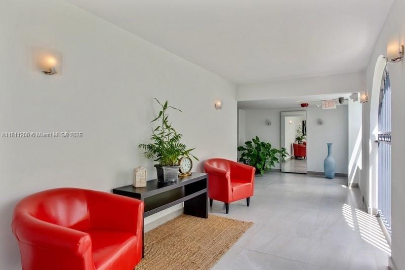 2455 Flamingo Dr 201