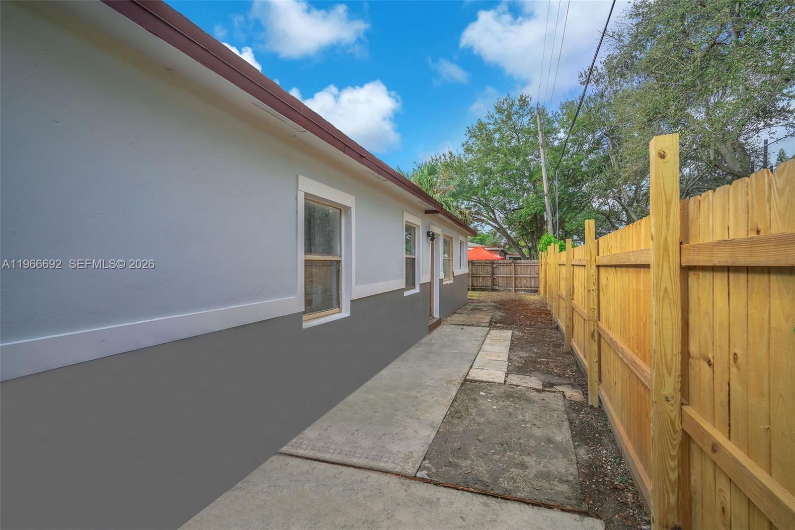 LINCOLN PARK SIXTH ADD - Residential Lease