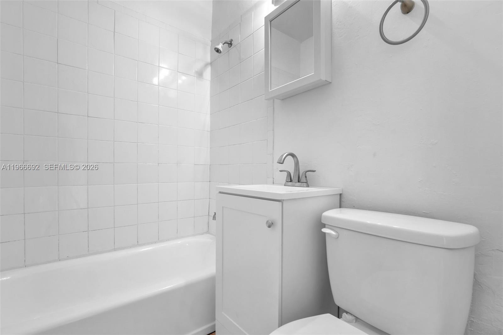 LINCOLN PARK SIXTH ADD - Residential Lease