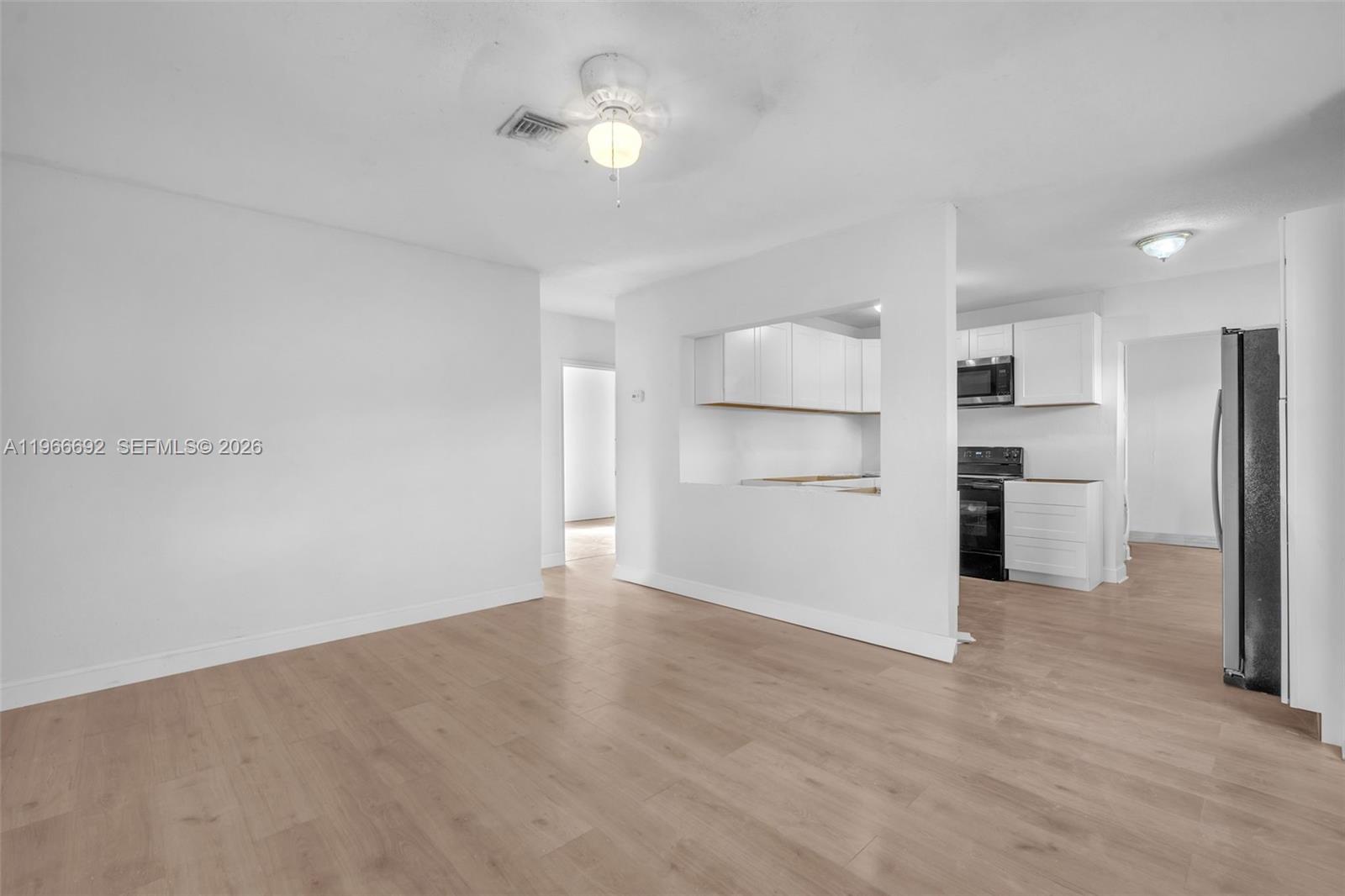LINCOLN PARK SIXTH ADD - Residential Lease