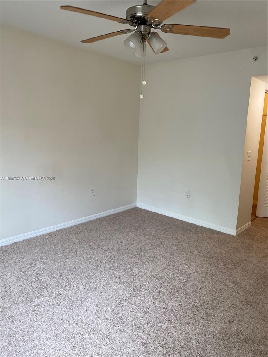 EMERALD ISLE AT LAGUNA LA - Residential Lease