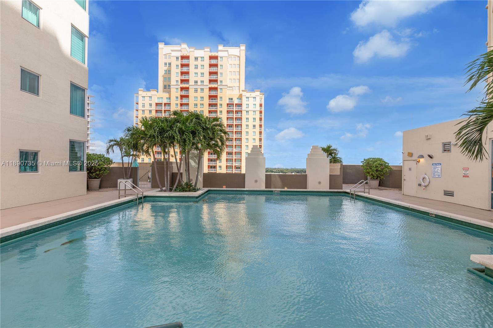 METROPOLIS I AT DADELAND - Residential