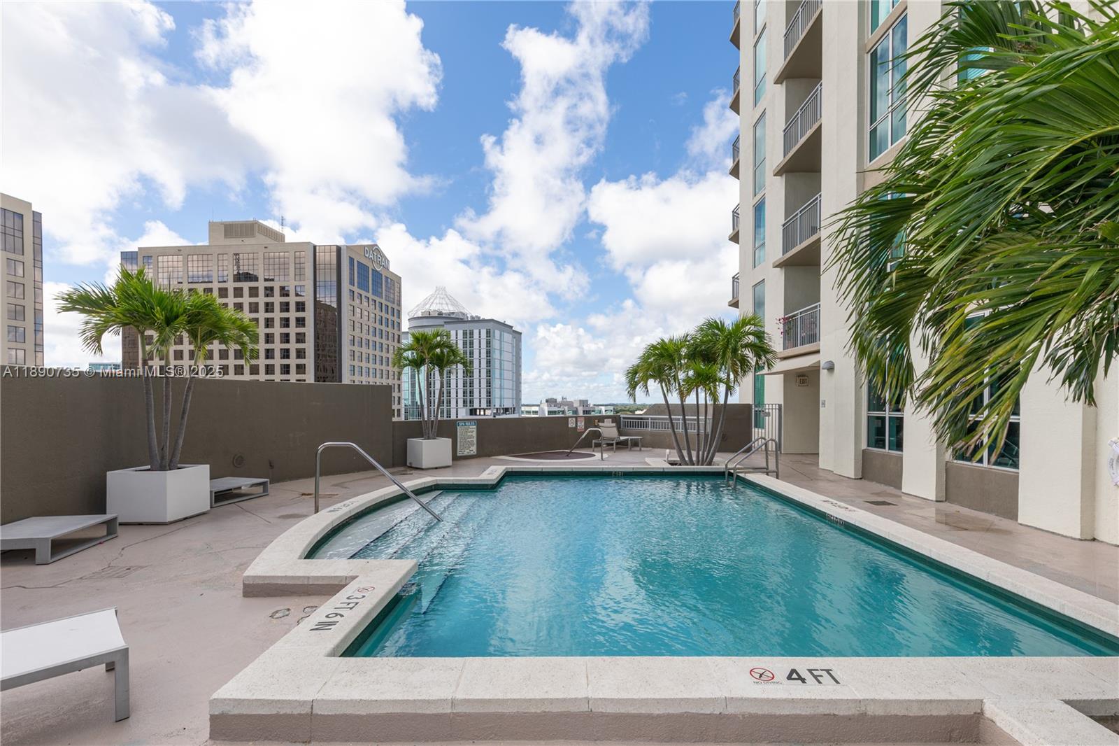 METROPOLIS I AT DADELAND - Residential