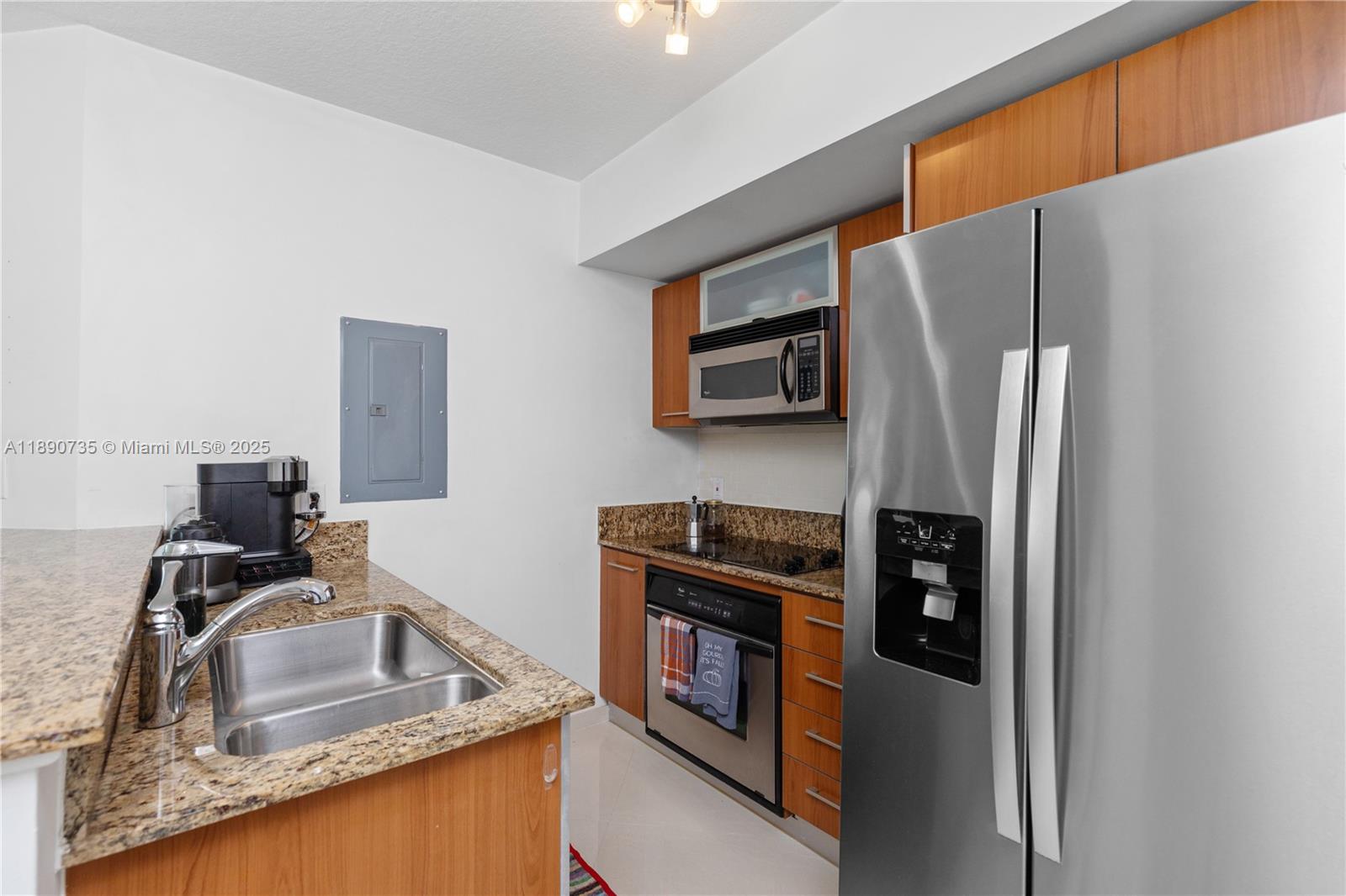 METROPOLIS I AT DADELAND - Residential