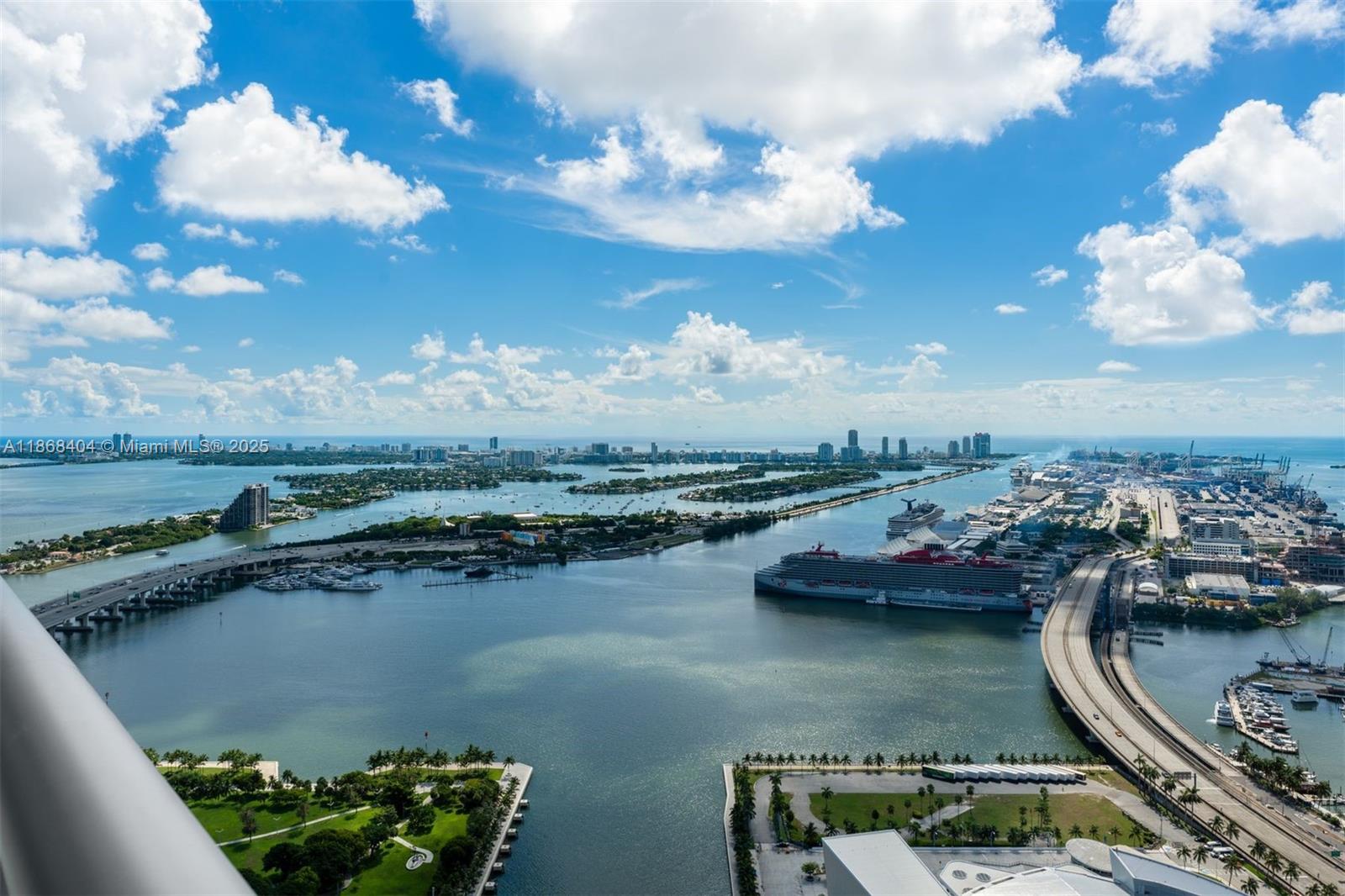 MARINABLUE CONDO - Residential