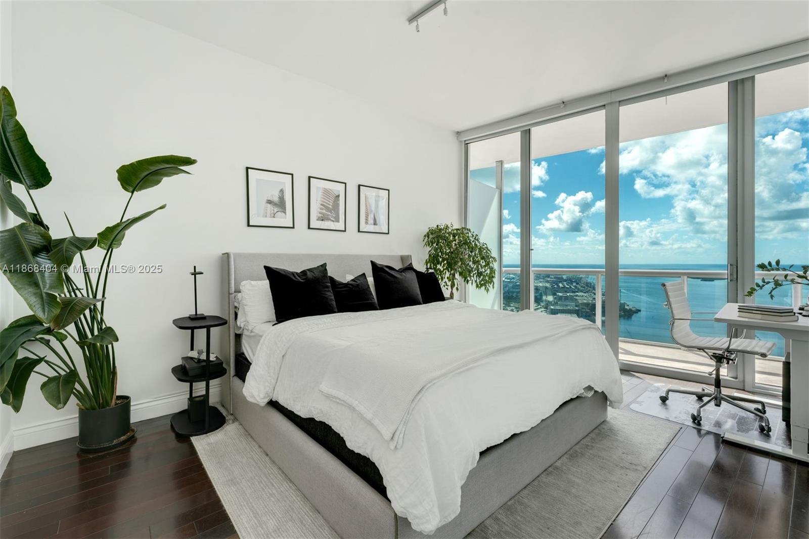 MARINABLUE CONDO - Residential