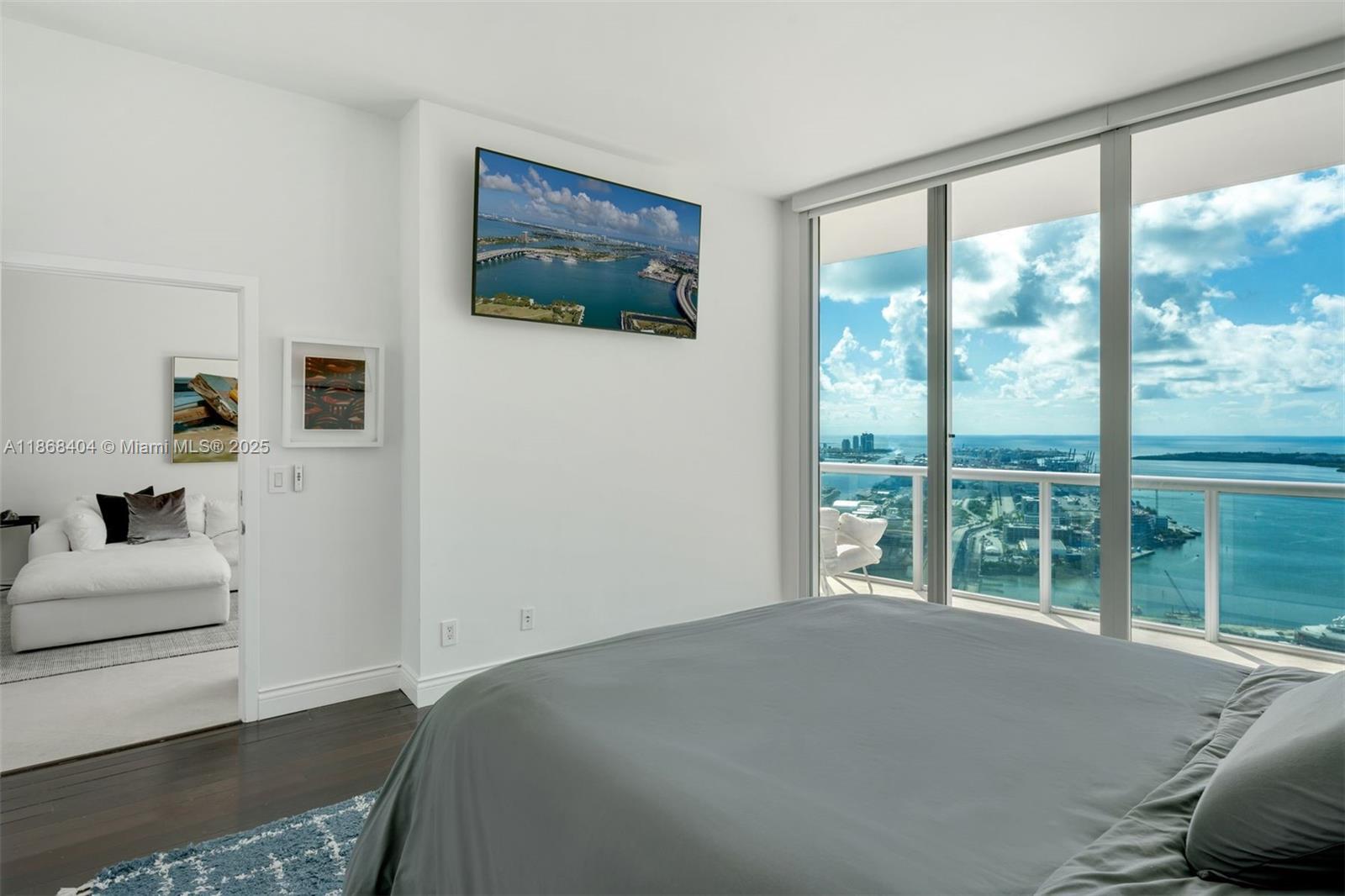 MARINABLUE CONDO - Residential