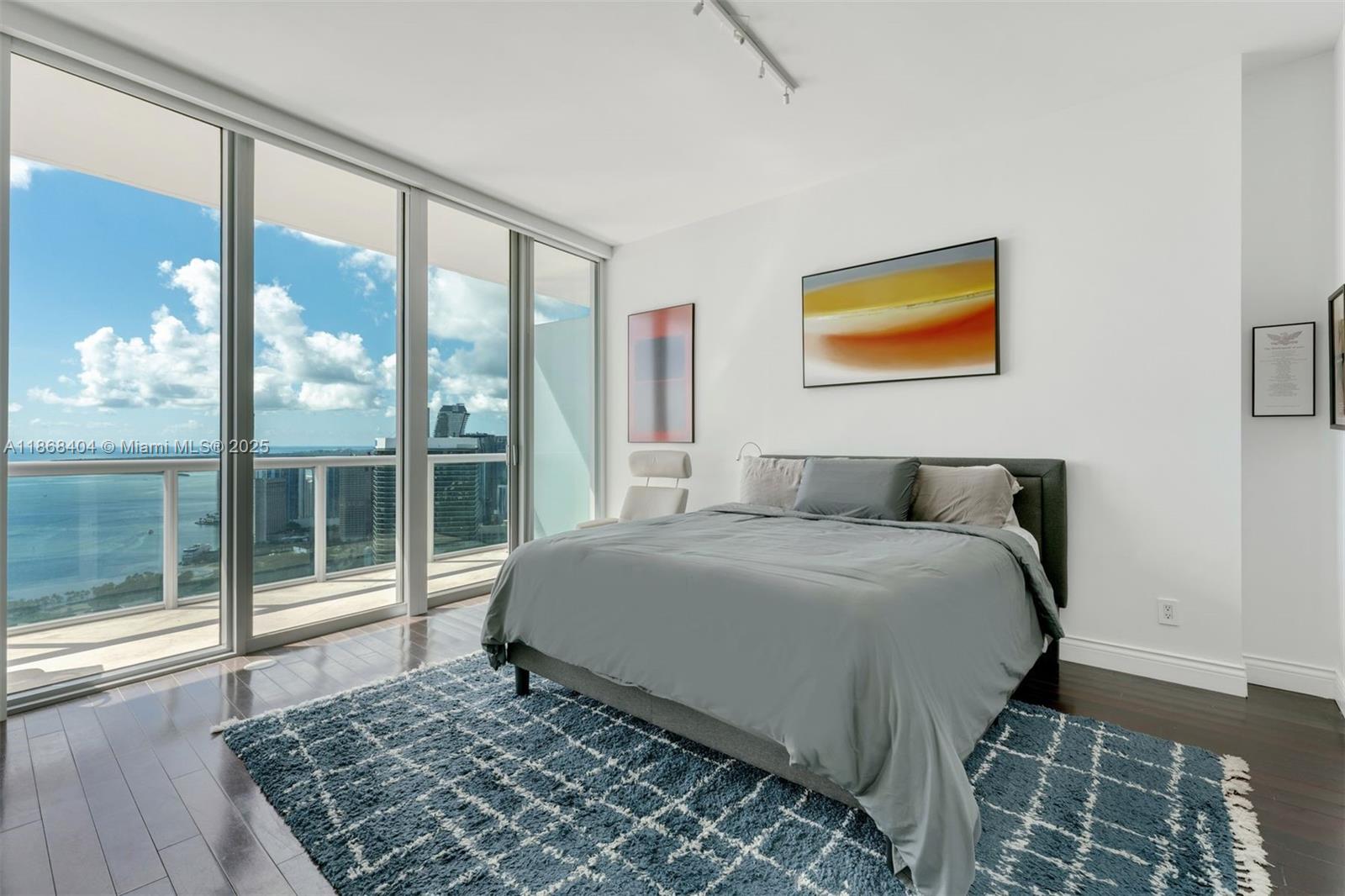 MARINABLUE CONDO - Residential