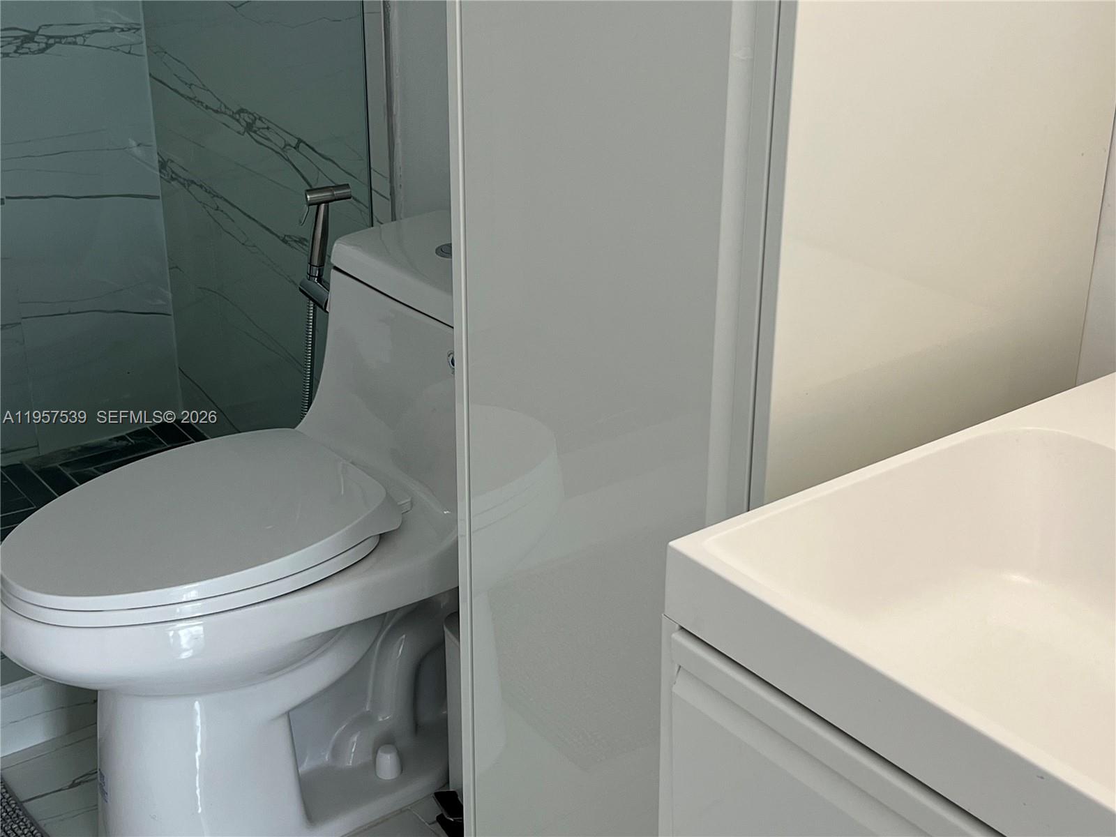 CLINTON CONDO - Residential