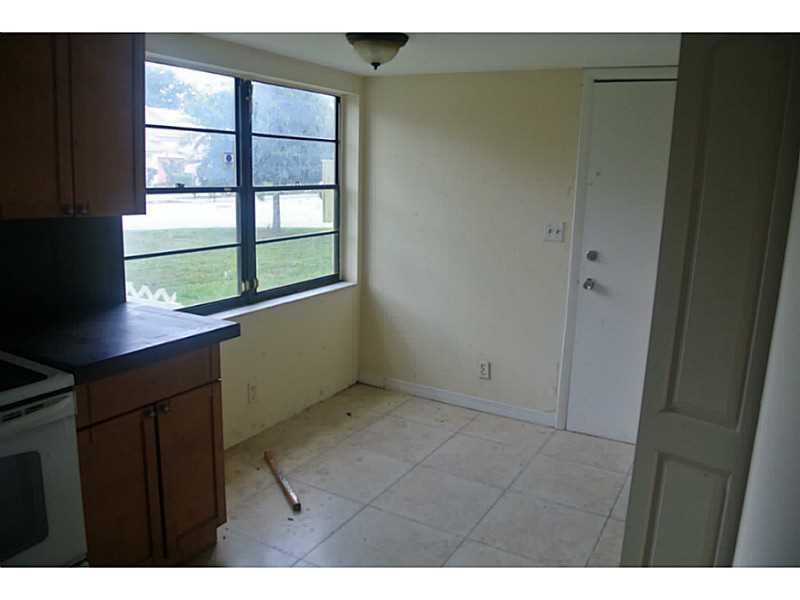 LA PLACIDA VILLAS 97-15 B - Residential