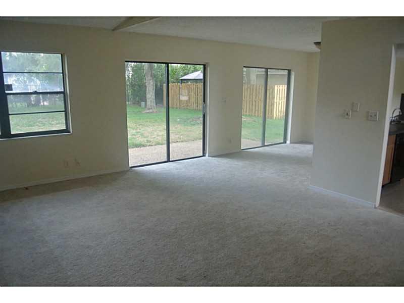 LA PLACIDA VILLAS 97-15 B - Residential