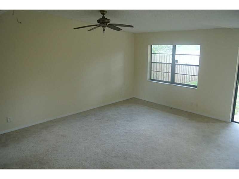 LA PLACIDA VILLAS 97-15 B - Residential