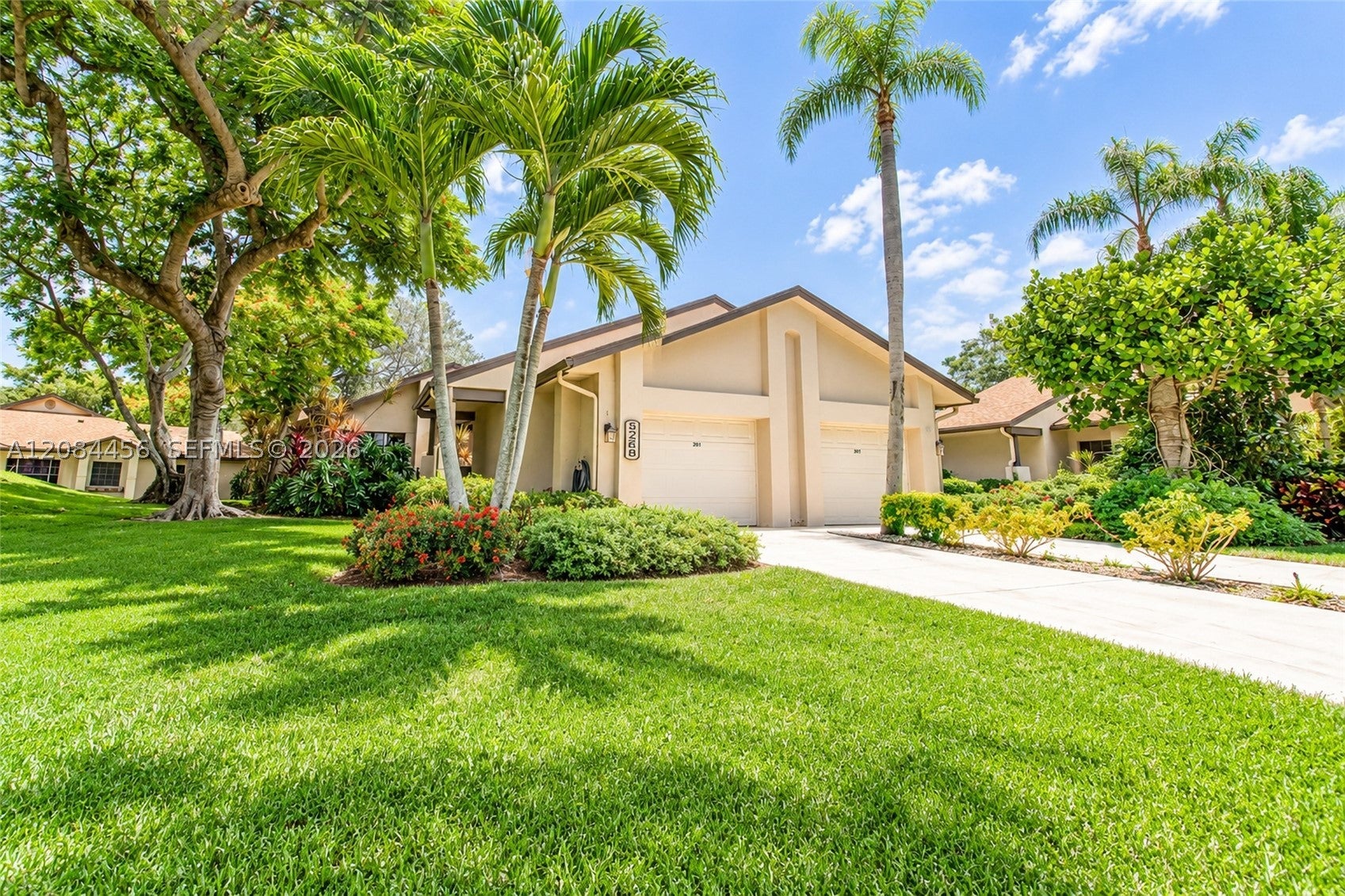 5289 Fairway Woods Dr