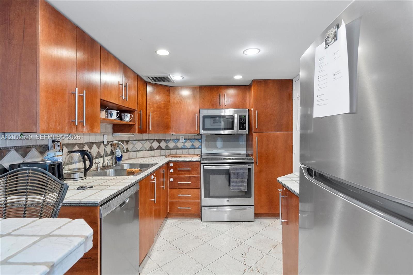 ARLEN HOUSE CONDO - Residential