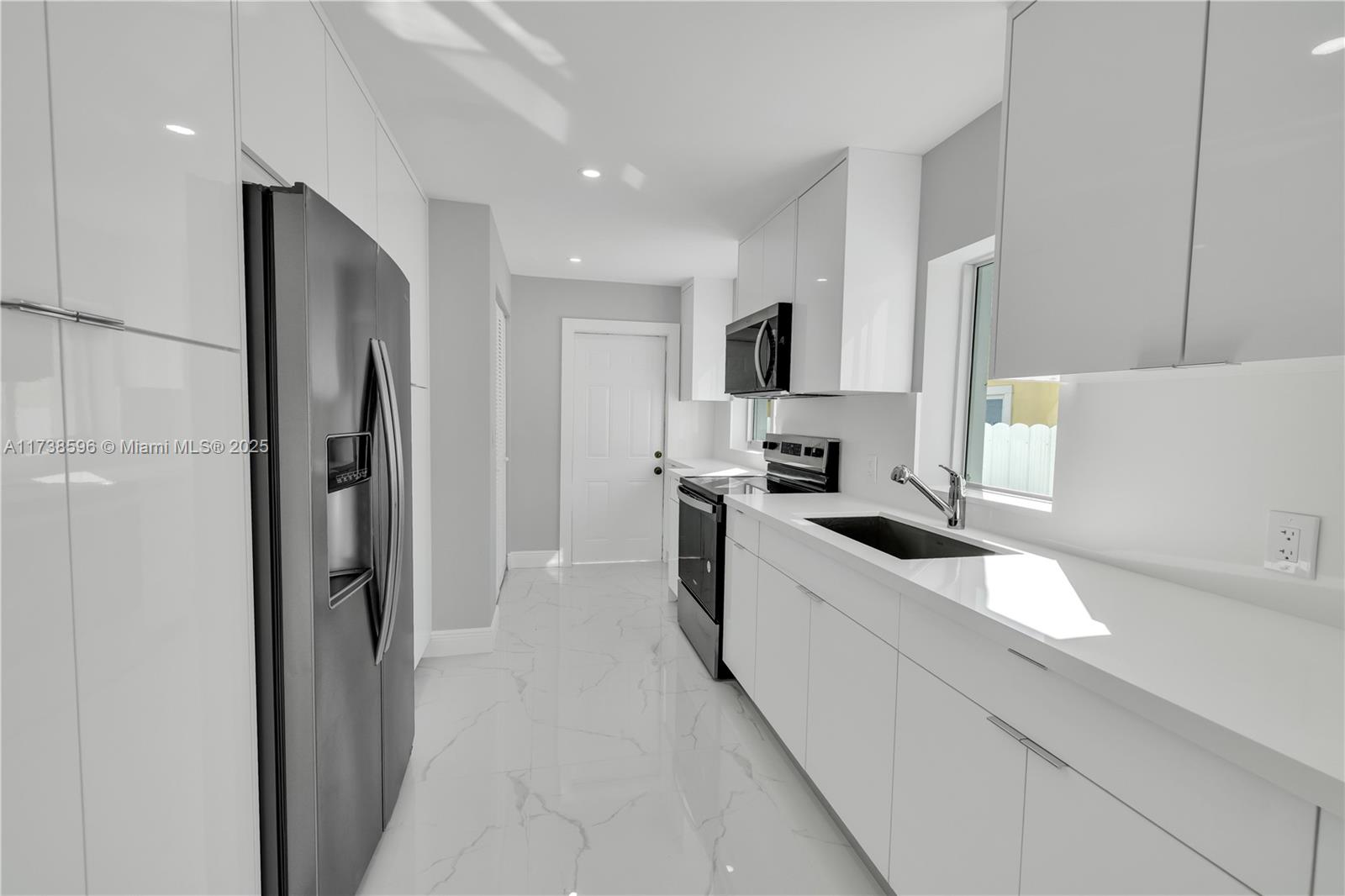 WEST END PARK AMD PL - Residential Lease
