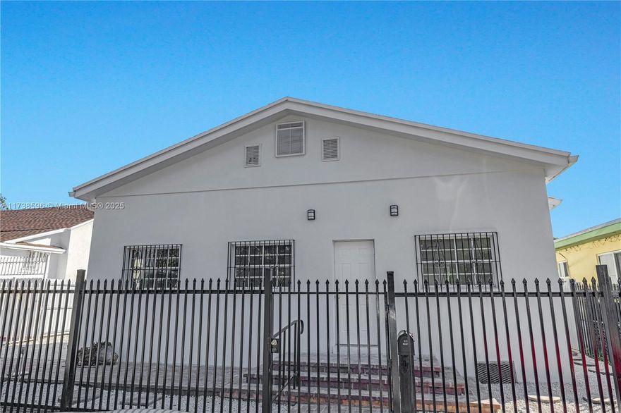Beautiful full main house with spacious 3 bedrooms and 2 bathrooms, ready for you to call home. this rental offers plenty of parking space for multiple vehicles